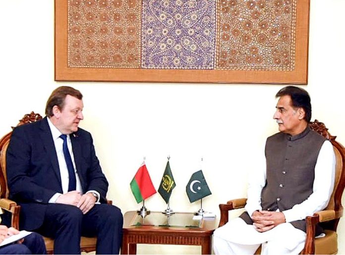 H.E. Sergei Aleinik, Minister for Foreign Affairs of the Republic of Belarus, calls on the Federal Minister for Economic Affairs, Sardar Ayaz Sadiq at the Ministry of Economic Affairs
