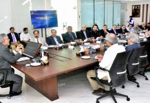 A delegation of Federation of Pakistan Chamber of Commerce & Industry (FPCCI) headed by its President Mr Irfan Ahmad Shaikh meets Federal Minister for Finance and Revenue Senator Mohammad Ishaq Dar at FBR(Hqrs)