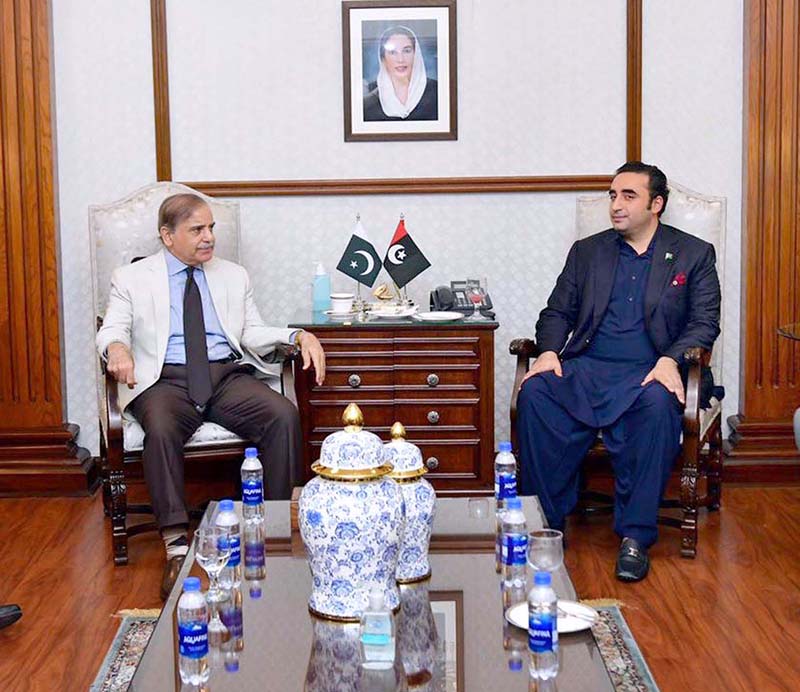 Prime Minister Muhammad Shehbaz Sharif meets Foreign Minister Bilawal Bhutto Zardari at CM House. Federal Ministers Syed Naveed Qamar, Syed Faisal Sabzwari, Marriyum Aurangzeb, Minister for State Dr. Musadiq Malik, Governor Sindh Kamran Tessori, Chief Minister Sindh Syed Murad Ali Shah and MQM's Dr. Farooq Sattar are also present in the meeting