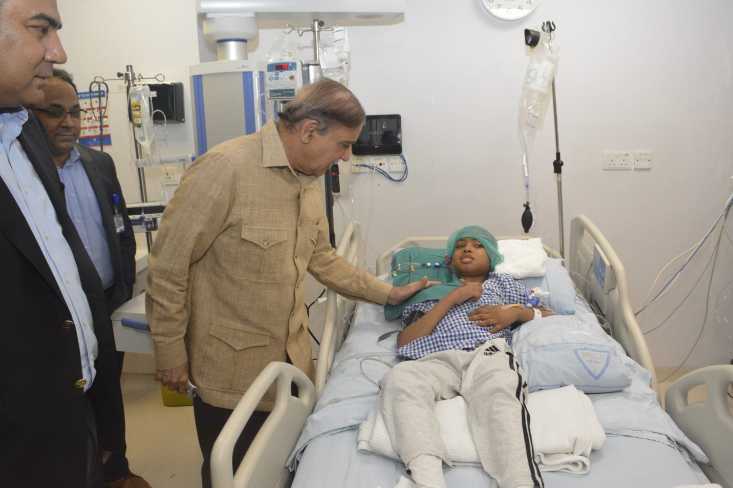 PM reviews programmes for treatment of poor patients at PKLI