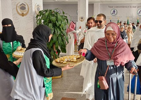 Over 50 empowered daughters of Pakistan serve, support Hajj pilgrims in Saudi Arabia