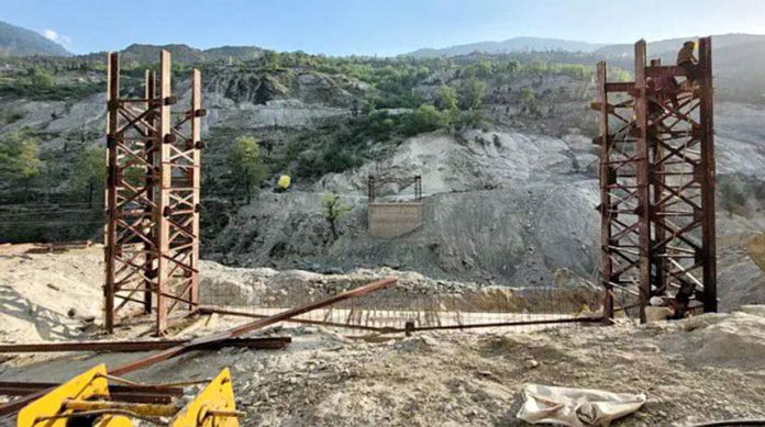 Hurriyat organizations condemn India for building mega power projects in Kishtwar