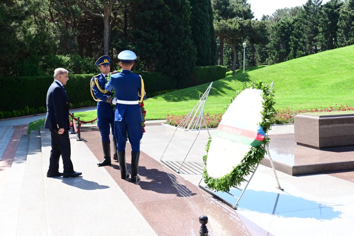 PM Shehbaz visits mausoleum of Azerbaijan's first President