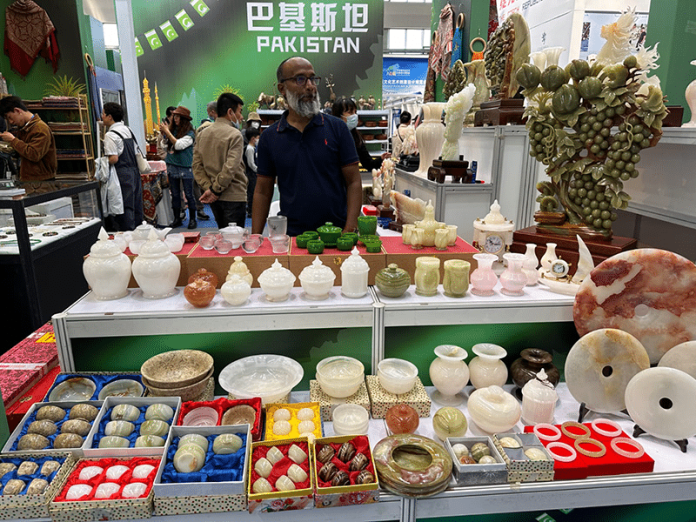 Pakistani handicrafts shine at int'l cultural industries fair in China