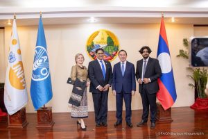 Pakistani int'l civil servant receives highest honor by Lao PDR