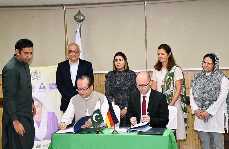 Ms. Shazia Marri Federal Minister PA & SS and Chairperson Benazir Income Support (BISP) Programme witness the Contract Signing Ceremony Between KFW (German Development Bank) and BISP