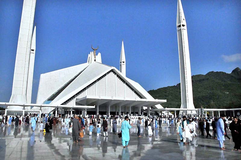 A large number of people coming out after offering Eid-ul-Azha prayer at Faisal Masjid
