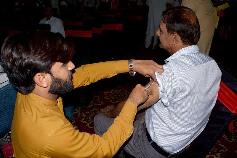 Hajj pilgrims are being vaccinated at Haji camp at Sargodha Road