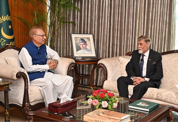 The outgoing High Commissioner of Sri Lanka, Vice Admiral (r) Mohan Wijewickrama, paid a farewell call on President Dr. Arif Alvi at Aiwan-e-Sadr The outgoing High Commissioner of Sri Lanka, Vice Admiral (r) Mohan Wijewickrama, paid a farewell call on President Dr. Arif Alvi at Aiwan-e-Sadr