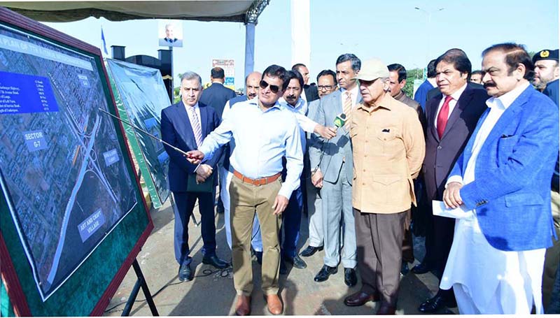 Prime Minister Muhammad Shehbaz Sharif being briefed about the newly inaugurated 7th Avenue Interchange on Srinagar Highway