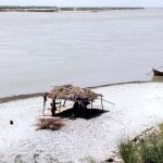A makeshift hut on the bank of River Indus near Aqil Village