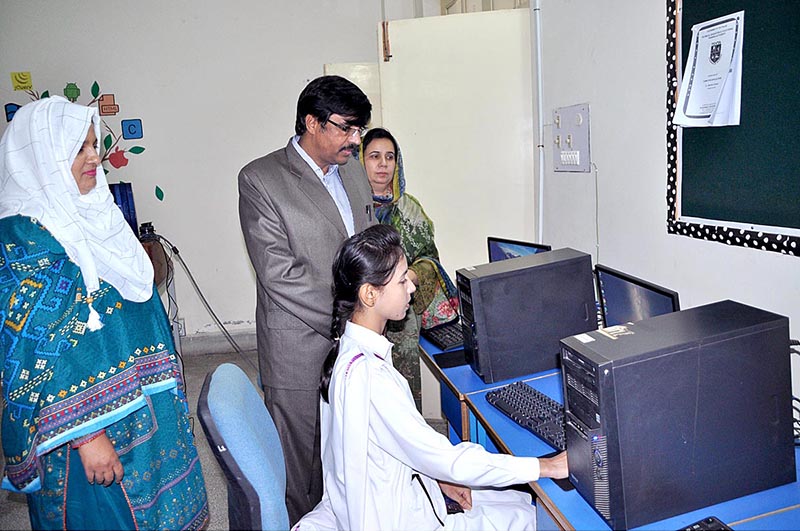 Deputy Director Collegiate Abu Hassan and Principal of Government College of Technology for Women Madam Noreen Naz visits classes after inaugurating Skill Summer Camp 2023 at Government College of Technology for Women