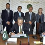 Dr. Kazim Niaz, Secretary EAD and Mr. Reed Aeschliman, USAID Mission Director to Pakistan, signs a new five-year bilateral Development Objectives Assistance Agreement (DOAG) at Ministry of Economic Affairs. The signing ceremony was witnessed by the Federal of Economic Affairs, Sardar Ayaz Sadiq and the visiting USAID Deputy Administrator, Ms. Isobel Coleman