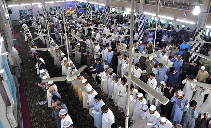 Faithful offering Eidul Azha prayers at Jamia Masjid Zia ul Aloom Satellite Town E-Block