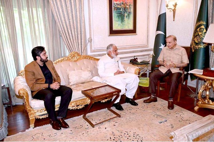 Former MNA Sardar Ghulam Abbas calls on Prime Minister Muhammad Shehbaz Sharif Former MNA Sardar Ghulam Abbas calls on Prime Minister Muhammad Shehbaz Sharif