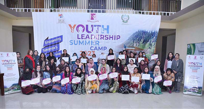 Deputy Director Youth Affairs KP Ms. Uzma Mukaram, Assistant Prof. Dr. Hamida and Deputy Registrar Ms. Tashfeen Zia in a group photo with other faculty and students during the closing ceremony of Four-Day Youth Leadership Summer Camp 2023