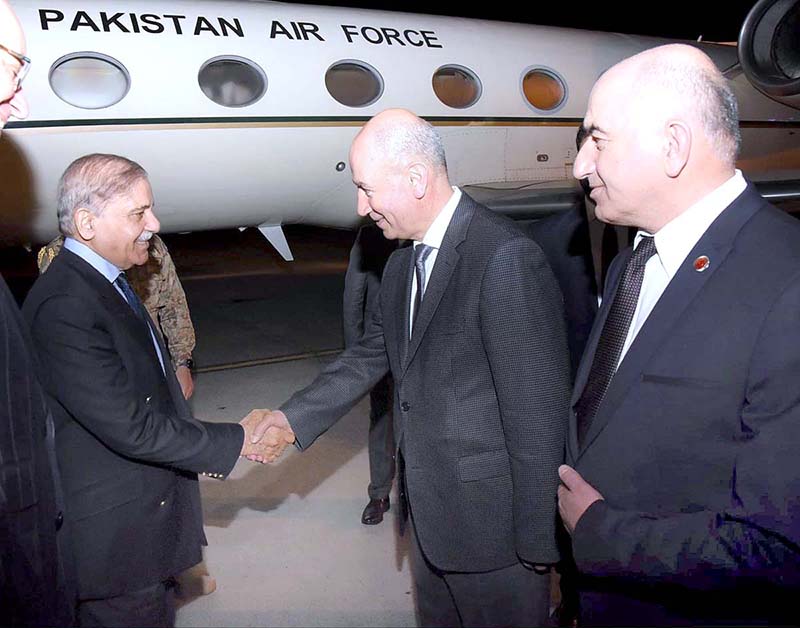 Prime Minister Muhammad Shehbaz Sharif arrives in Ankara on his two day official visit. High officials from Turkish Foreign Ministry and Pakistan's Mission in Türkiye received the Prime Minister upon his arrival at Esenboga Airport
