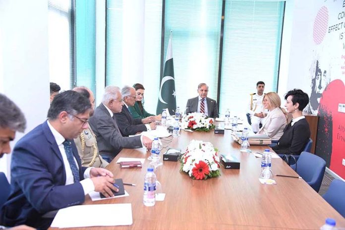 Chairperson Limak Holdings Ms. Ebru Ozdemir calls on Prime Minister Muhammad Shehbaz SharifChairperson Limak Holdings Ms. Ebru Ozdemir calls on Prime Minister Muhammad Shehbaz Sharif