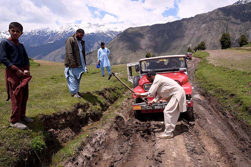 Students are participating in hiking during Four-Day Youth Leadership Summer Camp 2023 arranged by Director of Youth Affairs KP in collaboration with Shaheed Benazir Bhutto Women University