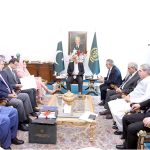 Economic Team led by Finance Minister Ishaq Dar calls on Prime Minister Muhammad Shehbaz Sharif