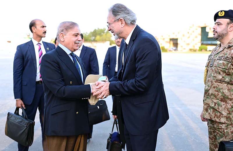 Turkish Ambassador to Pakistan Dr Mehmet Pacaci bidding farewell to Prime Minister Muhammad Shehbaz Sharif upon his departure for Turkiye on his two day official visit