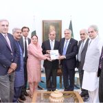 Finance Miniter Ishaq Dar and the economic team presenting Economic Survey of Pakistan for FY-2022-23 to Prime Minister Muhammad Shehbaz Sharif