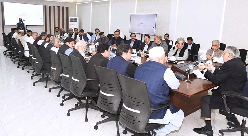 Federal Minister for Finance and Revenue Senator Mohammad Ishaq Dar chairs a meeting with a delegation of All Pakistan Anjuman-e-Tajiran headed by Mohammad Naeem Mir at FBR (Hqrs)