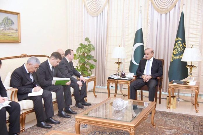 A delegation of Turkmenistan headed by Mr. Maksat Babayev, State Minister and Head of Turkmengan calls on Prime Minister Muhammad Shehbaz Sharif . Turkmen Ambassador of Pakistan, Atadjan Movlamov, Minister of State for Petroleum Dr. Musaddiq Malik and SAPM Tariq Fatemi also peresent in the meeting