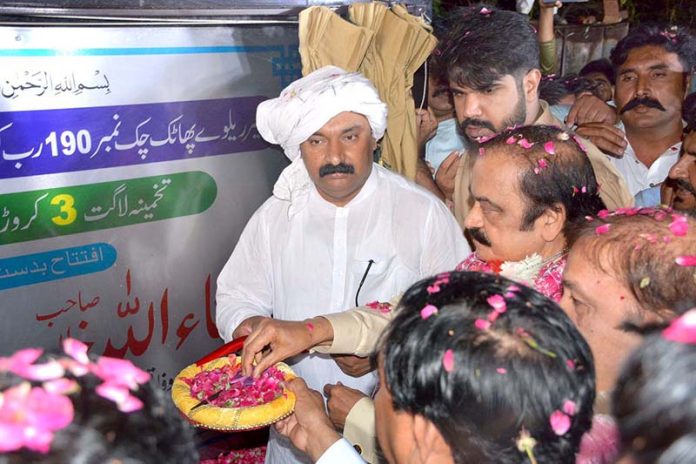 Federal Minister for Interior Rana Sana Ullah Khan is inaugurating of railway gate on Chack No. 190 RB Karari Kalan Jhumra Road