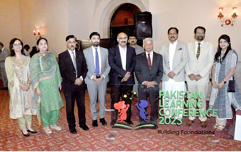 Federal Minister for Education and Professional Training, Rana Tanveer Hussain in a group photo during the Pakistan Learning Conference organised by the Federal Ministry of FE&PT