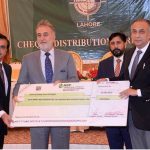 Chairman NAB LT (R) General Nazir Ahmed and DG NAB Amjad Majeed Olakh presenting check to Chief Secretary Zahid Akhtar Zaman on behalf of Punjab Administration at NAB Office
