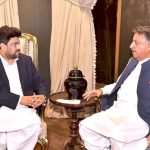 Governor Sindh Kamran Tessori exchanging views with Governor Balochistan Malik Abdul Wali Khan Kakar at Governor House