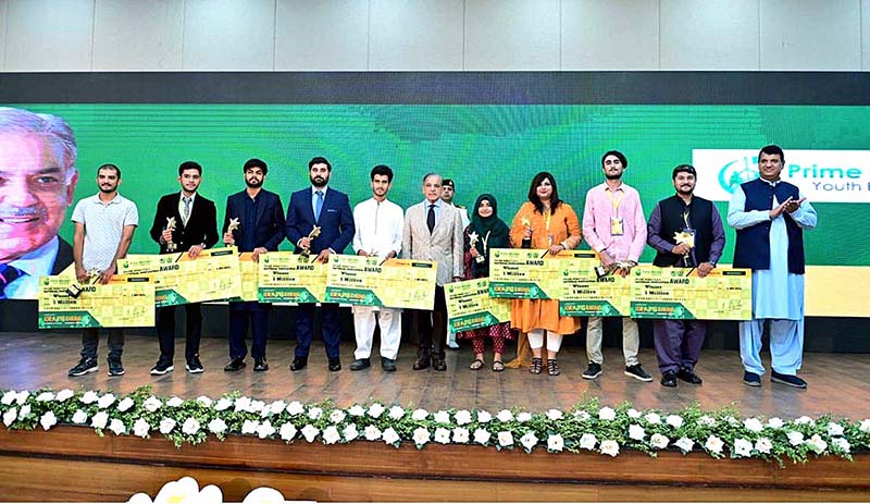 Prime Minister Muhammad Shehbaz Sharif in a group photo with the winners of PM’s National Innovation Award