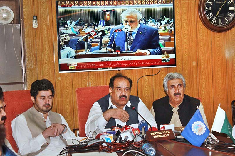 Senior Vice President Chamber of Commerce and Industries Quetta Agha Gul Khilji addressing a press conference at CCIQ