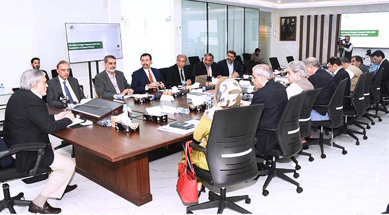 Federal Minister for Finance & Revenue Senator Mohammad Ishaq Dar in a meeting with a delegation of Pakistan Stock Exchange led by Mr. Farrukh Hussain Khan, MD/CEO PSX at FBR (Hqrs)
