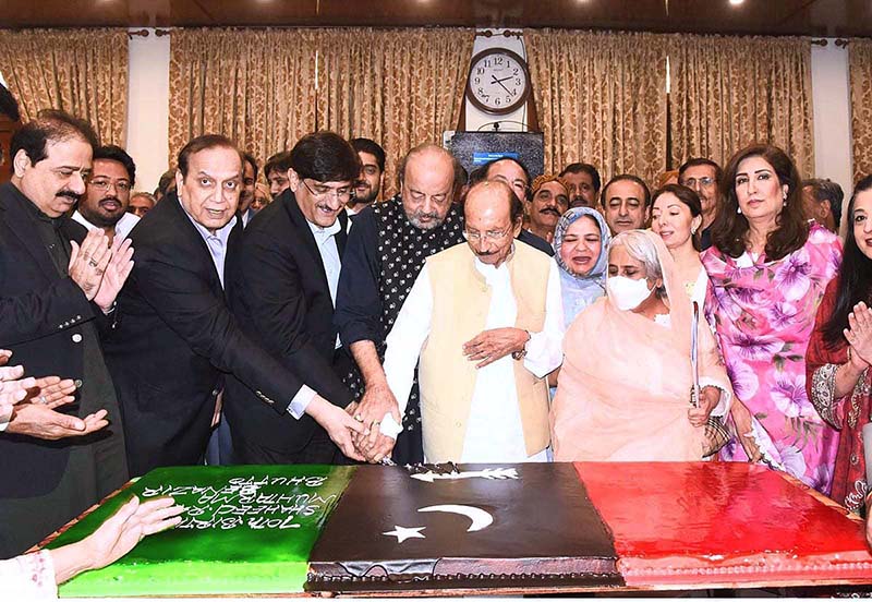 Sindh Chief Minister Syed Murad Ali Shah along with former Chief Minister Syed Qaim Ali Shah, Speaker Sindh Assembly Agha Siraj Khan Durrani, Minister Energy Sindh Imtiaz Ahmed Shaikh and others cutting cake to celebrate 70th birthday of Shaheed Mohtarma Benazir Bhutto at Sindh Assembly