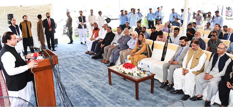 Speaker National Assembly Raja Pervez Ashraf addressing the participants of Ground-Breaking Ceremony of Bagh-e-Dastoor at D-Chowk