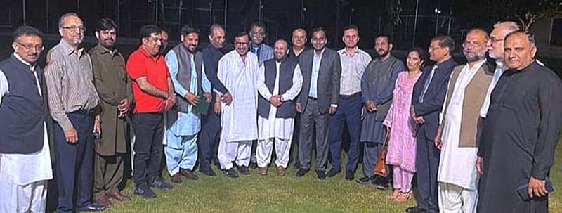 A group photograph on the occasion of reception hosted by Federal Secretary Information Sohail Ali Khan in honour of All Pakistan Newspapers Employees Confederation (APNEC). Senior Officers of Ministry of Information & Broadcasting are also present