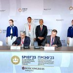 Pakistan's Ambassador to the Russian Federation, H.E. Shafqat Ali Khan signing the MoU between Pakistan Customs and the Federal Customs Service (Russian Federation) on the Exchange of Statistical Data on Mutual Trade while Secretary of Commerce, Muhammad Sualeh Ahmed Faruqui witnessing the signing ceremony