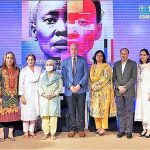 A group photo of Dr. Azra Fazal Pechuho, Sindh Minister for Population and Health, Consul Generals of different countries, President SZABIST Shahnaz Wazir Ali heads of national and international organizations taken at the occasion of launching the UNFPA’s global flagship report, the 2023 State of World Population (SWOP)
