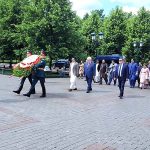 Chairman Senate Muhammad Sadiq Sanjrani along with delegation laying wreath at the tomb of unknown soldiers in Russia