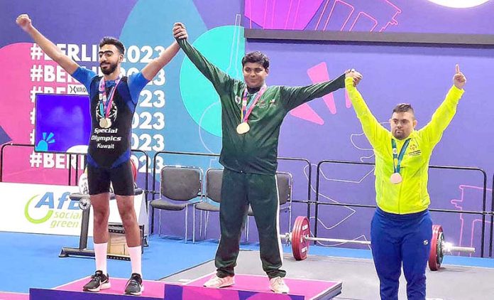 Pakistan’s Saifullah Solangi wins 2 gold, 1 silver and bronze in power-lifting event in the ongoing Special Olympics World Games in Berlin