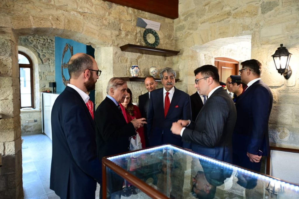 PM visits historical buildings, museum in ancient part of Baku