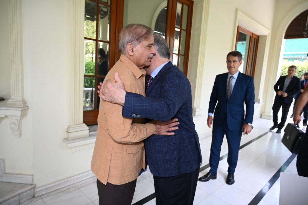 Previous govt intentionally targeted Lahore with vengeance: PM