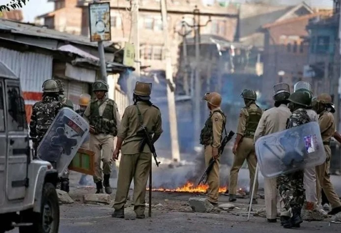 World urged to intervene for peace in Kashmir