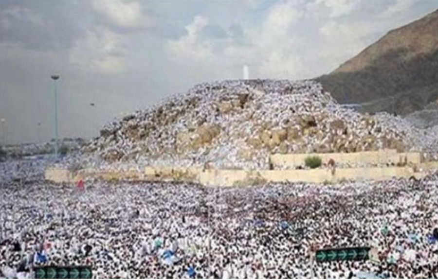 Imam makes a clarion call for Ummah's unity & cohesion in Hajj Sermon