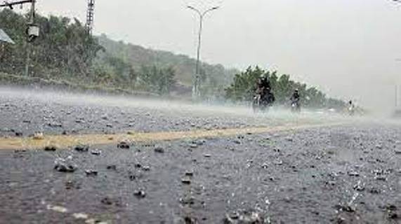 Rain lashes capital city; provides much needed respite to heat-stricken people