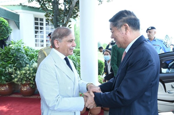 Chinese vice-premier accorded warm welcome at PM House