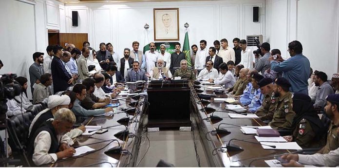 Murtaza Javed Abbasi, Federal Minister for Parliamentary Affairs/Minister Incharge Prime Minister’s Public Affairs & Grievances Wing attending “Open Kachari” at Commissioner Office