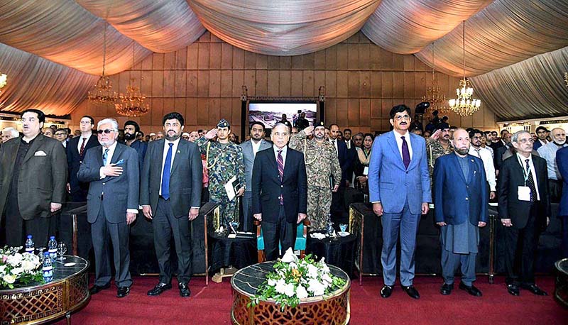 Prime Minister Muhammad Shehbaz Sharif in a group photo with members of Karachi Chamber of Commerce and Industry